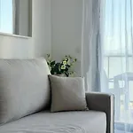 Petite Paradise *