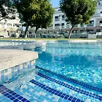 Petite Paradise אוליבה