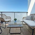 Petite Paradise דירה